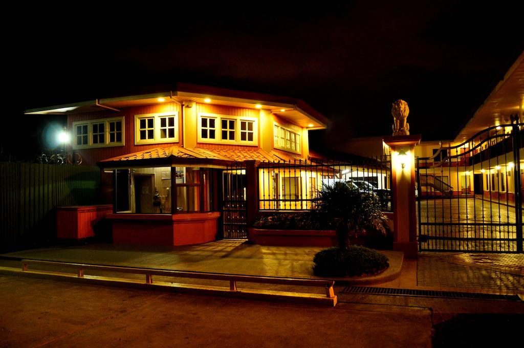 Prado Inn & Suites San José Exterior foto